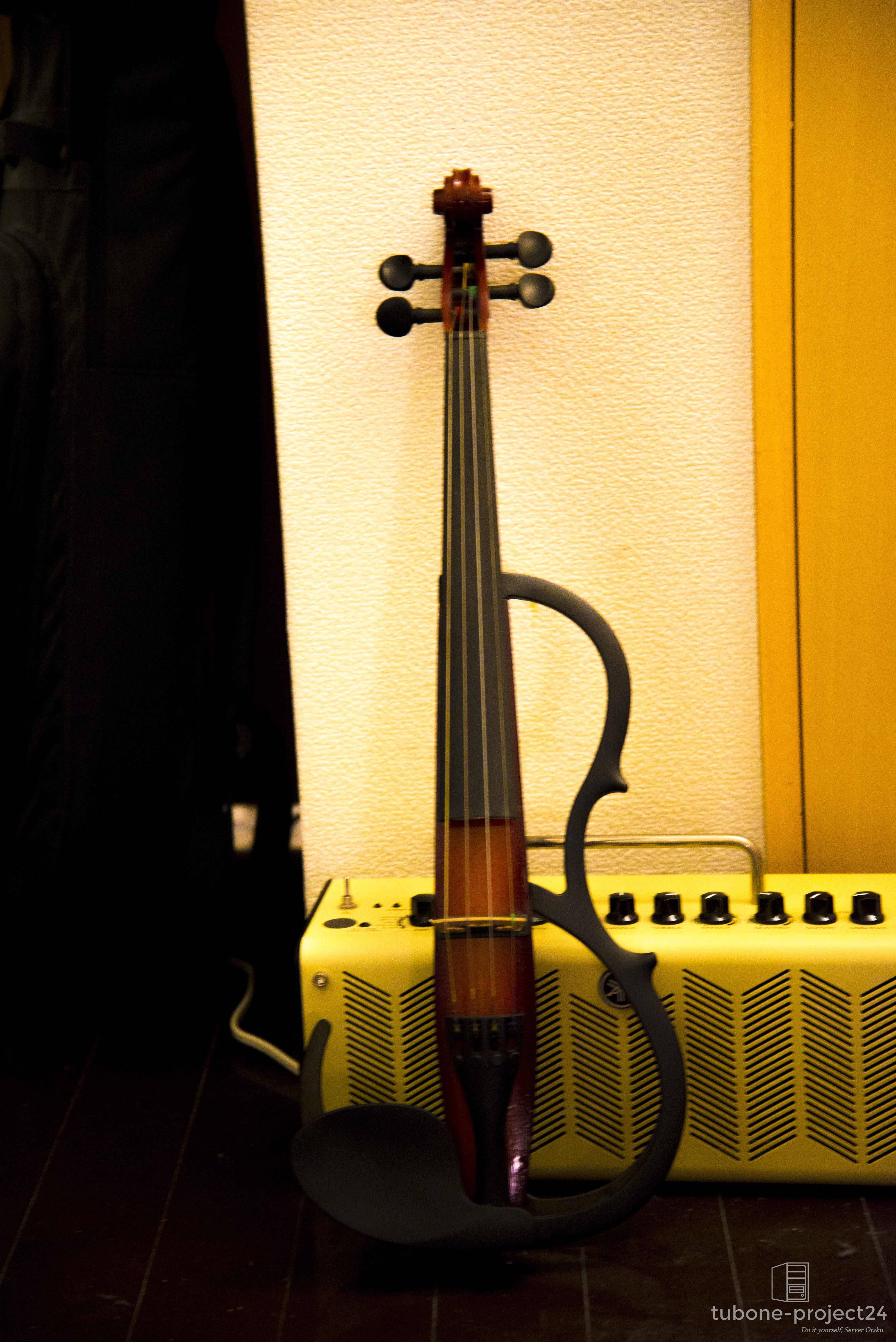 YAMAHA SV250 サイレントバイオリンの外観