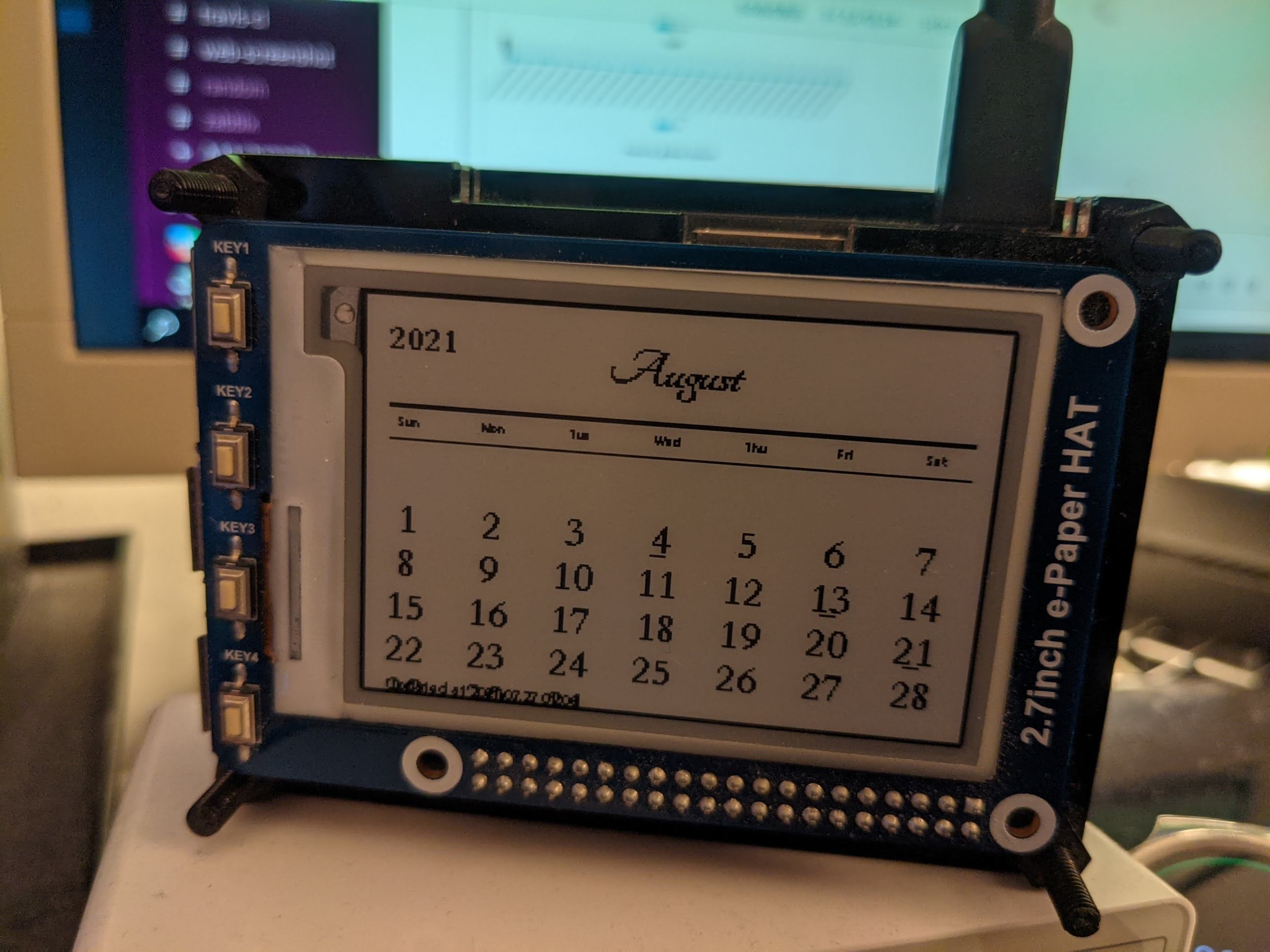 電子ペーパーに表示した翌月カレンダー画面